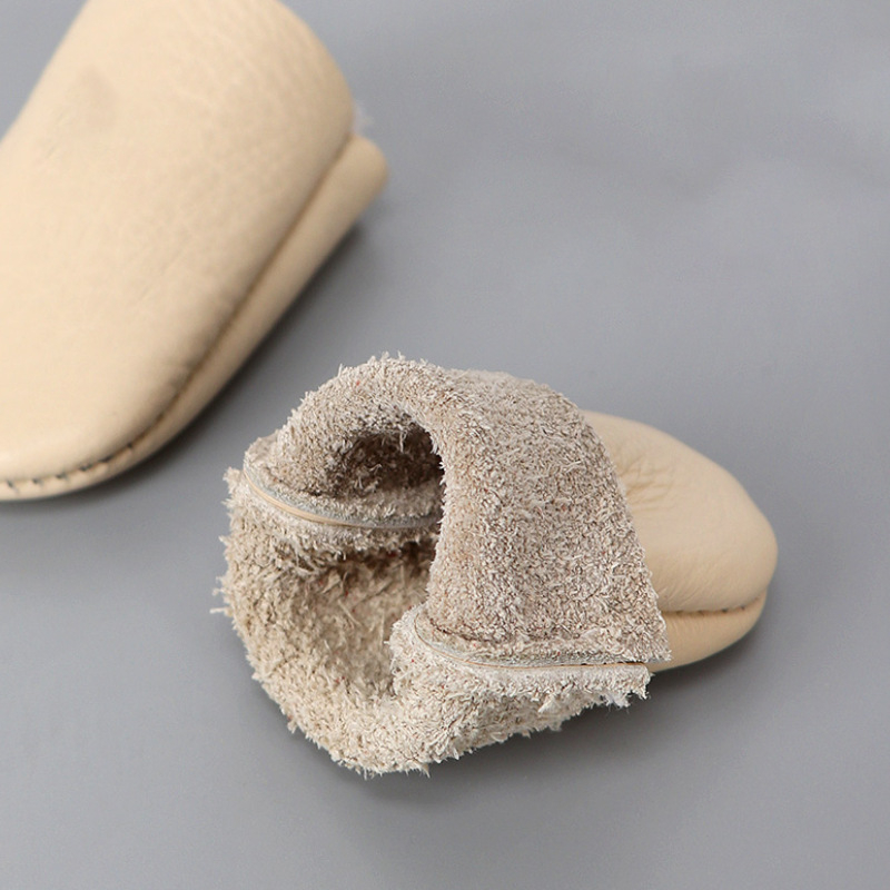 Ujjvédő marhabőrből - vízálló, antibakteriális, kültéri használatra, szúrásálló