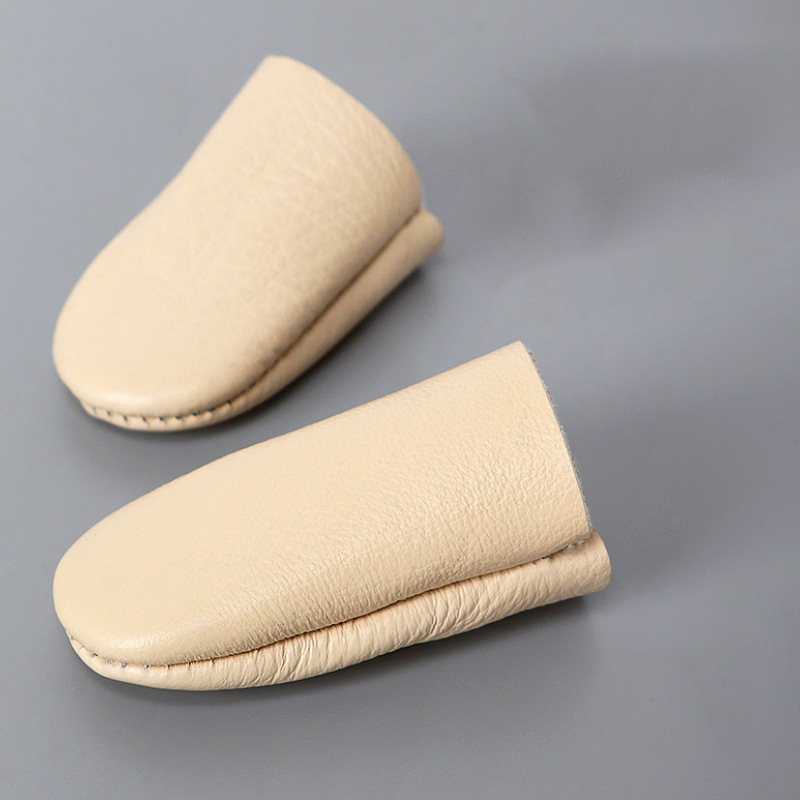 Ujjvédő marhabőrből - vízálló, antibakteriális, kültéri használatra, szúrásálló