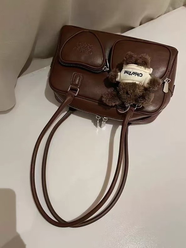 Geantă PU în formă de pernă – formă orizontal pătrată, închidere cu fermoar, compartiment interior cu fermoar, strat intermediar, căptușeală poliester