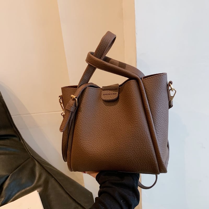 PU Tote чанта, урбан стил и простота, хоризонтална квадратна форма, капак за отваряне, вътрешен джоб