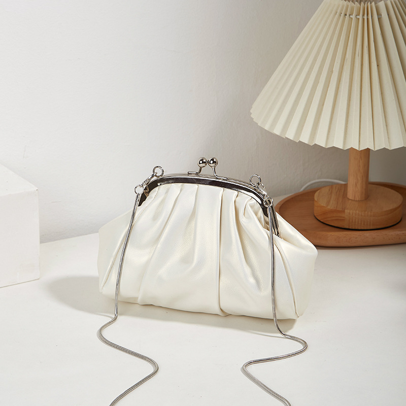 ANNMUU PU keresztbody táska csat-zár, kagyló alakú formavilág, belső patch zseb, zipzáras zseb, egy vállpánt