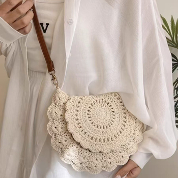 Памучна плетена чанта за през рамо, овална форма, с капак, вътрешно отделение с цип