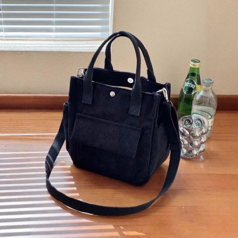 Geantă din canvas, unisex, formă vertical pătrată, închidere magnetică și buzunare interioare pentru fermoar, telefon și card de identitate.