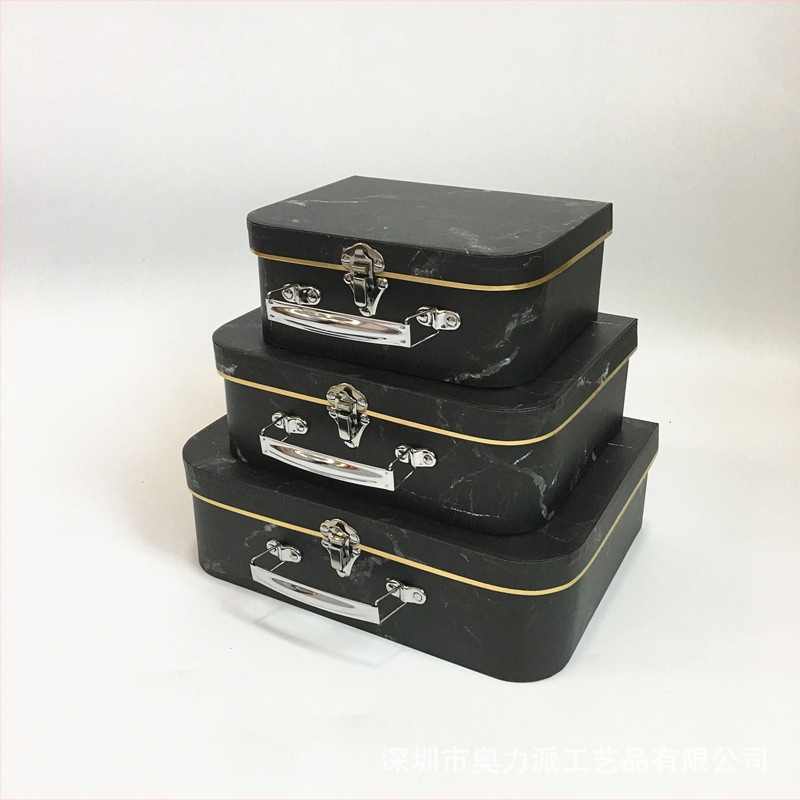 Тричастов набор подаръчни кутии с мраморен дизайн и дръжка – за сватби, цветя и лакомства; хартия/картон, офсетен печат, лого върху кутията, персонализирана обработка