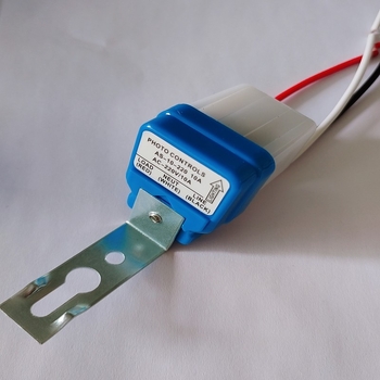 AS-10 gatvės apšvietimo valdiklis su šviesos jutikliu, automatinis režimas, išjungimo atidėjimas 15 s, įtampa 12/110/220V