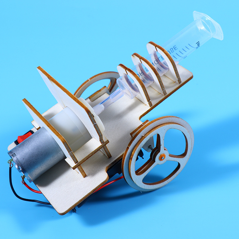 Rotaļlietu kanons (Koka konstrukcija; Vecuma ieteikums 7–14 gadi; 3C kategorija: Citas rotaļlietas līdz 14 gadiem)