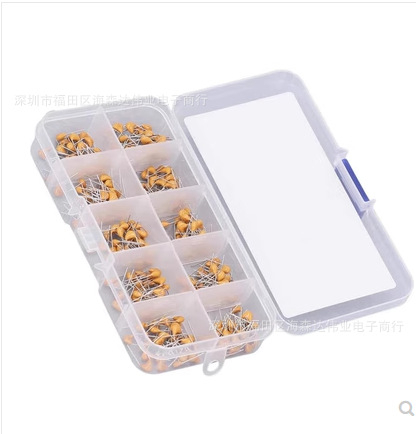 Монолитни кондензатори, 300 броя общо, в 10 спецификации (10 pF–100 nF), plug-in монтаж, алуминиев субстрат