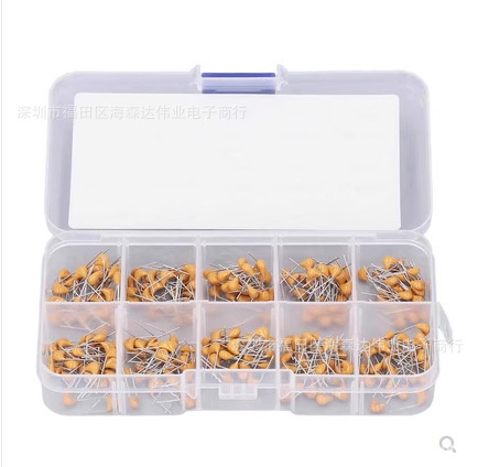 Монолитни кондензатори, 300 броя общо, в 10 спецификации (10 pF–100 nF), plug-in монтаж, алуминиев субстрат