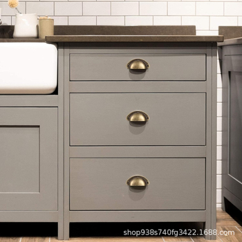 Ръкохватка за шкаф с форма на черупка, стил New chinoiserie, от желязо, малък модел за малки чекмеджета, електроплакиран финиш, винтове включени.