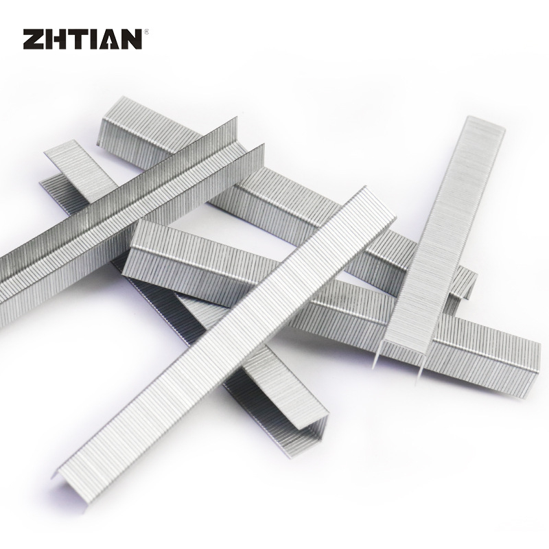 Пневматичен пистолет за кодни пирони за мебели и опаковане — 8006 кодни пирони, 5000 патрони