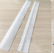 Силиконов уплътнител за пролука на газов котлон — високотемпературен, маслоустойчив, износоустойчив и корозионно устойчив; материал: силикон; приложение: врати и прозорци; използване: уплътнение срещу масло, вода и прах