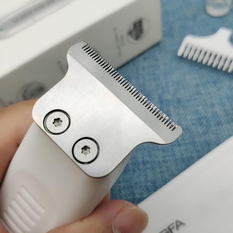 RFCD-3020 mini elektromos hajvágó, felnőttek és gyerekek számára, tölthető, rozsdamentes acél pengék, beépített 50–100 mAh akkumulátor, üzemidő 0–1 óra, zaj 36–45 dB