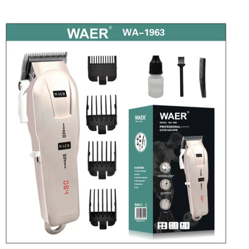 Újratölthető hajvágó készülék beépített akkumulátorral (300–500 mAh), üzemidő 1–3 óra, titánium ötvözetű vágófej, kefés motor, cserélhető és mosható vágófej