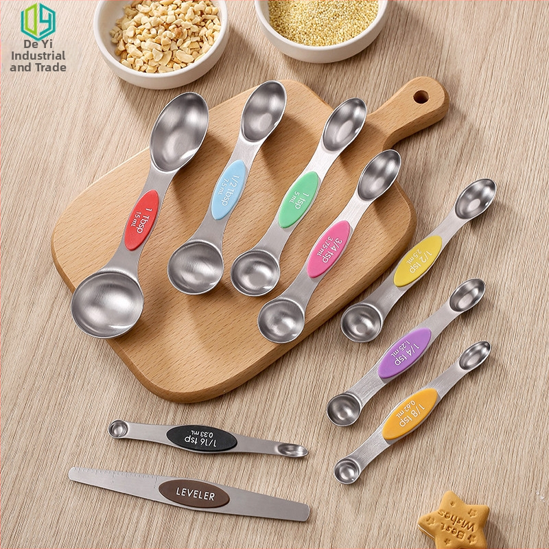 Двуглави мерителни лъжички 9-частов комплект за печене със градуирани чаши и скала