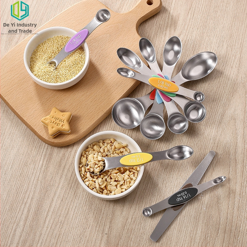 Двуглави мерителни лъжички 9-частов комплект за печене със градуирани чаши и скала
