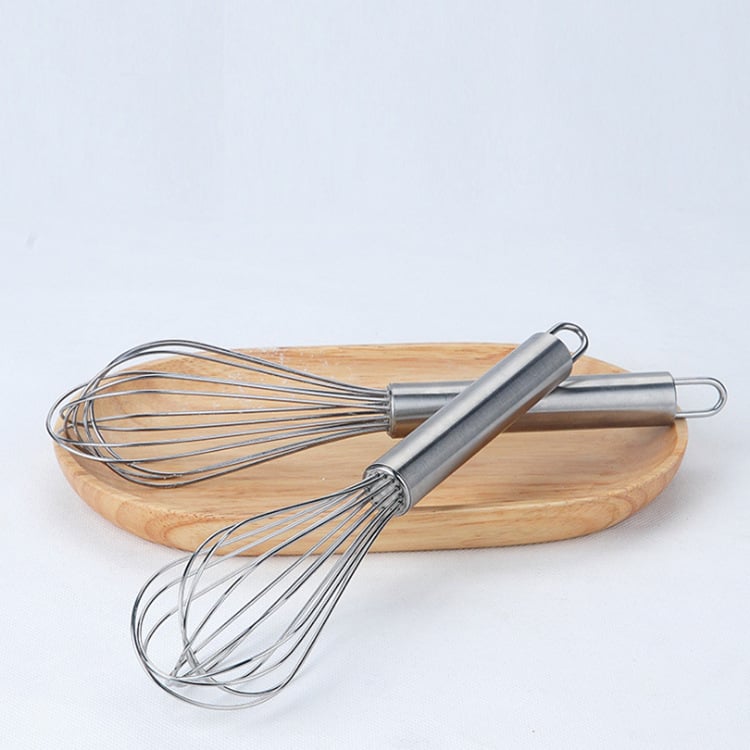 Kézi tojáskeverő rozsdamentes acélból, hatszálas habverővel; alkalmas magáncímkézésre és logónyomtatásra