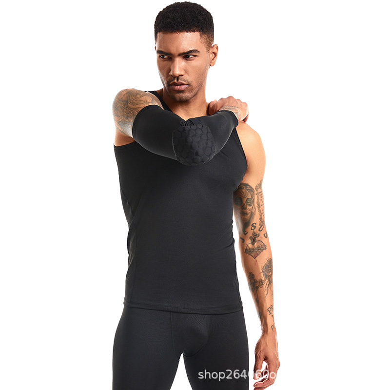 Spandekso alkūnų apsaugos su heksagoniniu raštu, tinkamos futbolui ir krepšiniui; tinka bėgimui, važiavimui dviračiu, tenisui ir kitiems kamuolių žaidimams