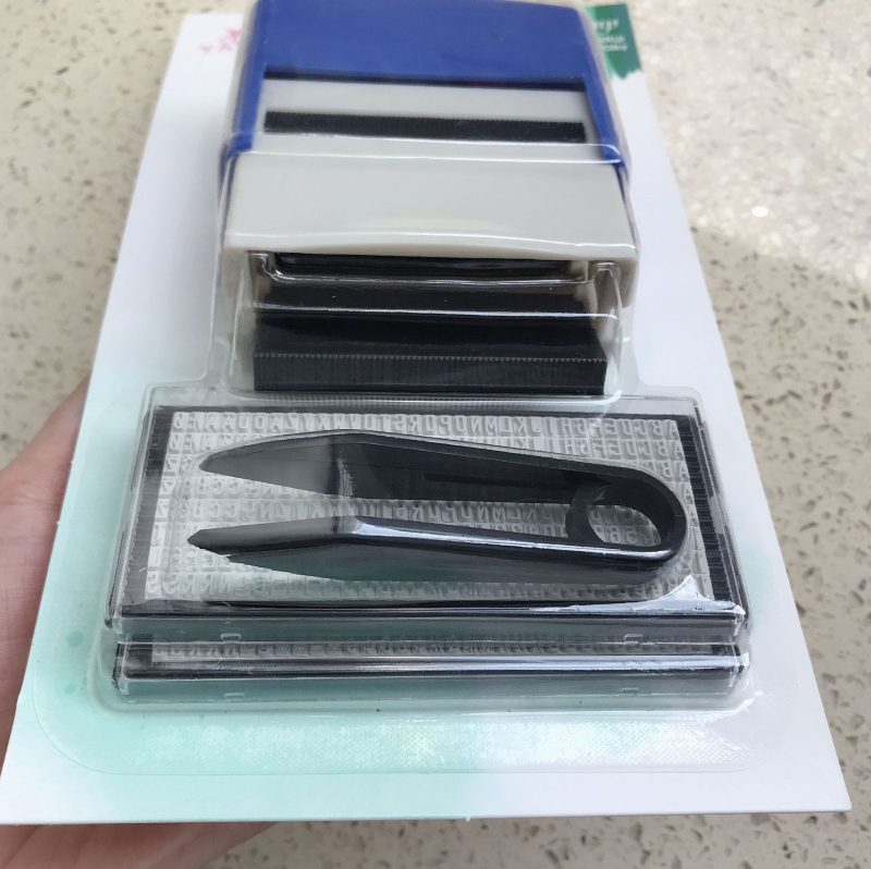 Z840 pārvietojamu rakstzīmju komplekts koda izdrukai; plastmasa; tintes atgriešanās mehānisms; angļu burti ar dubulto plāksni