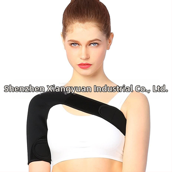 Sporta plecu aizsargs ar regulējamu elpojošu jostu – vienpusējs pleca siksna; poliesteru šķiedra; pieaugušais; piemērots svaru zālei; plecu aizsardzība