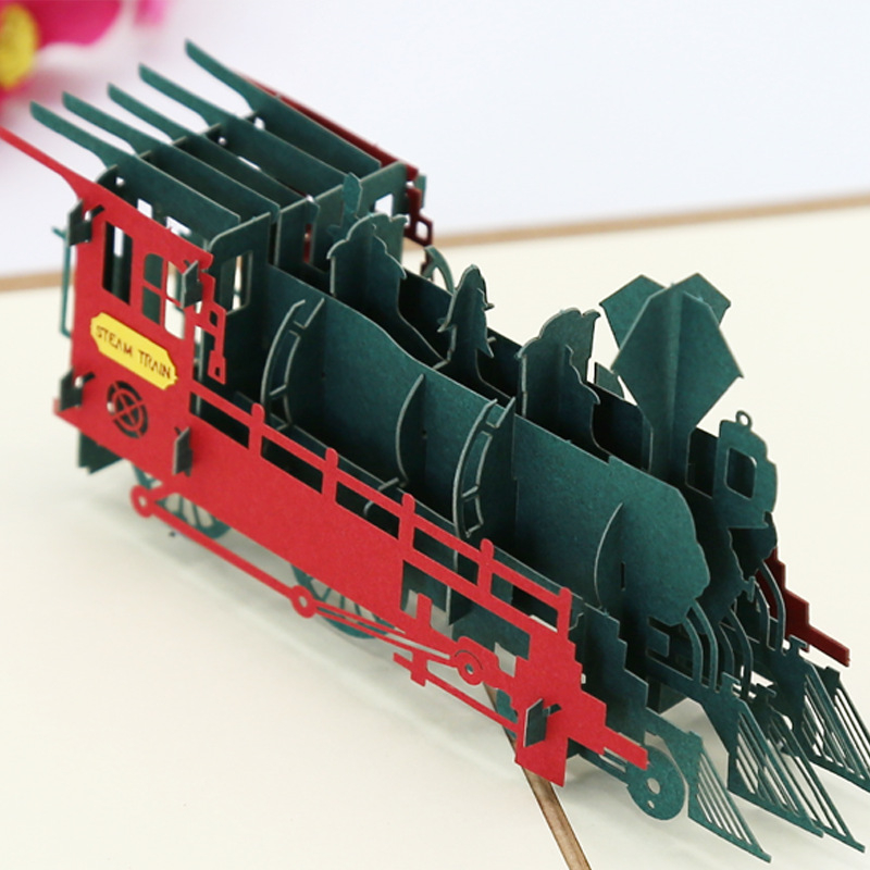 3D pop-up картичка с винтидж локомотив мотив на специална хартия – подарък за Деня на детето