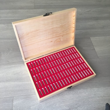 Koka monētu kolekcijas kārba, dabīgs koks, roku darbs, iekšējā apdare ar sūklīti, modelis 4687