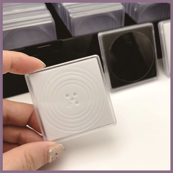 Kvadratinė 100 monetų laikymo dėžutė su integruotu dizainu ir reguliuojamu vidiniu žiedu organizavimui; medžiaga PS+EVA+ABS