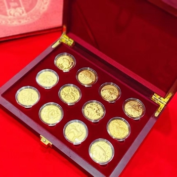 Σετ Χρυσών Νομισμάτων 12 Ζώδια με Αναμνηστικά Νομίσματα του Έτους του Δράκοντα σε Ξύλινο Κουτί