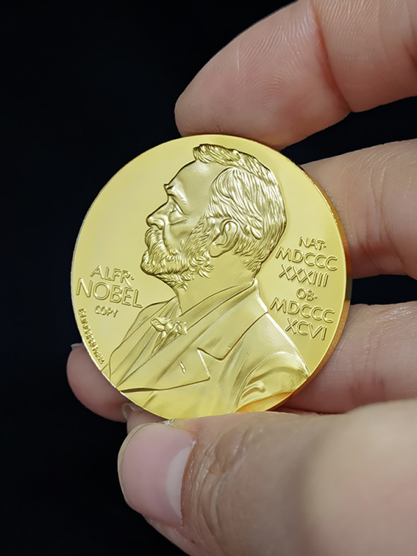 Medalja sa zlatnim premazom – portret osnivača, znanstvenika i izumitelja – prigodan poklon