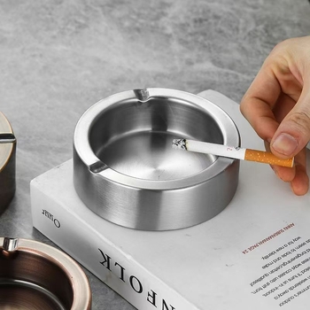 Пепелник от неръждаема стомана, конусовиден дизайн, ветроустойчив, печат на лого, подходящ за бизнес подаръци