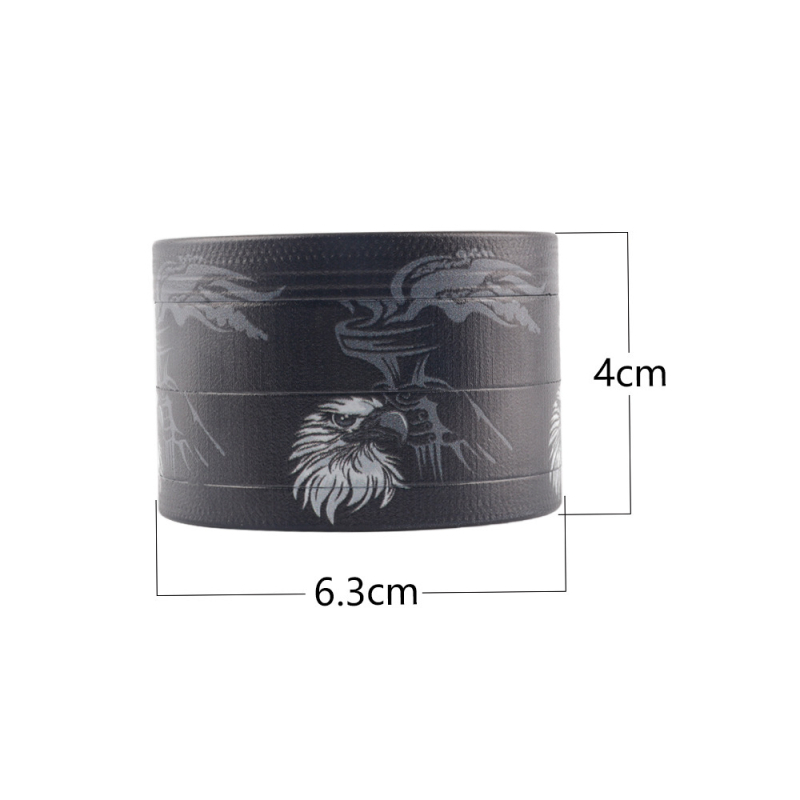 Kroner cinka sakausējuma četrslāņu smalcinātājs ar plakanu plāksni un ērgļa zīmējumu, logotipa drukāšana iespējama, pielāgota apstrāde