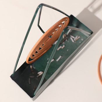 Σφυρήλατο μεταλλικό ράφι για mosquito incense με πιάτο στάχτης — επίτοιχο, πολυλειτουργικό διακοσμητικό