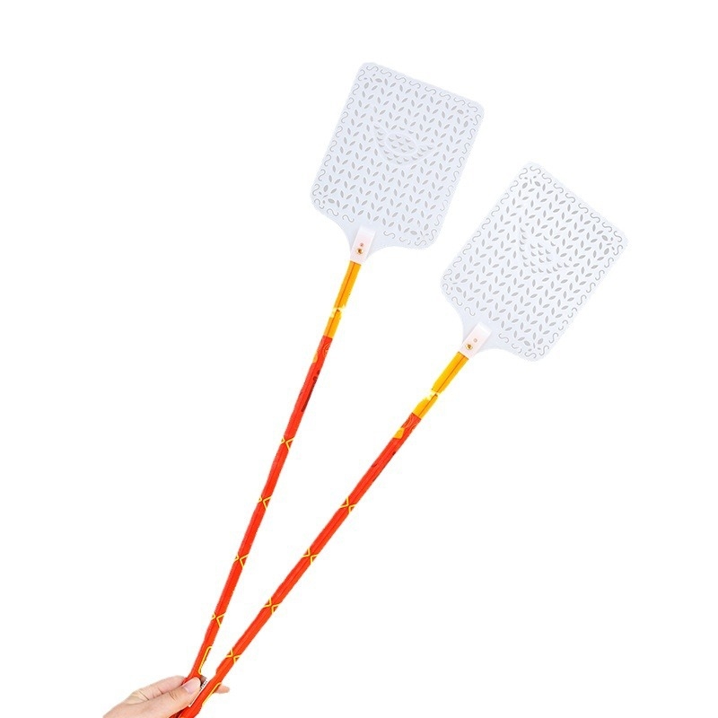 Musėms plaktukas su ilgu bambuko koteliu, paprastas dizainas namų naudojimui; medžiaga: bambukas; tikslai: musės, tarakonai, uodai; nekoksiškas.