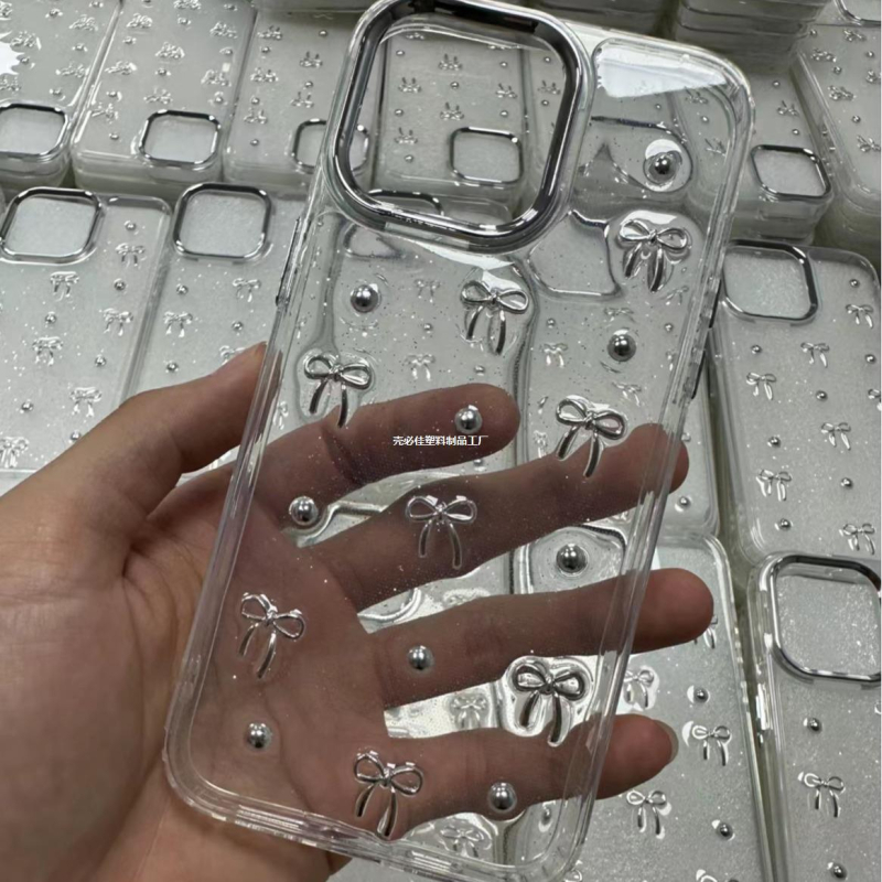 TPU obal pre iPhone 15 Pro Max s gravírovaním, trblietavý motív s mašličkou a kresleným motívom, proti pádu, možnosť prispôsobenia, štýlový