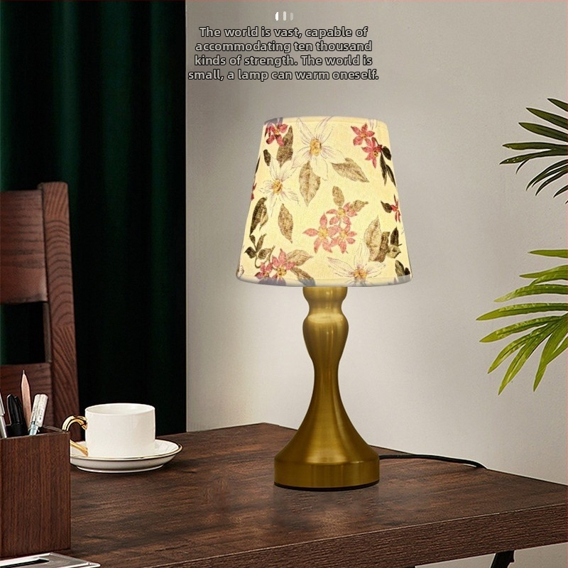H301 Μοντέρνο επιτραπέζιο φωτιστικό με μεταλλική βάση, υφασμάτινο σκιάδιο, USB θύρα, ρύθμιση σε τρία χρώματα, νυχτερινό/ανάγνωση/ατμοσφαιρικό φως