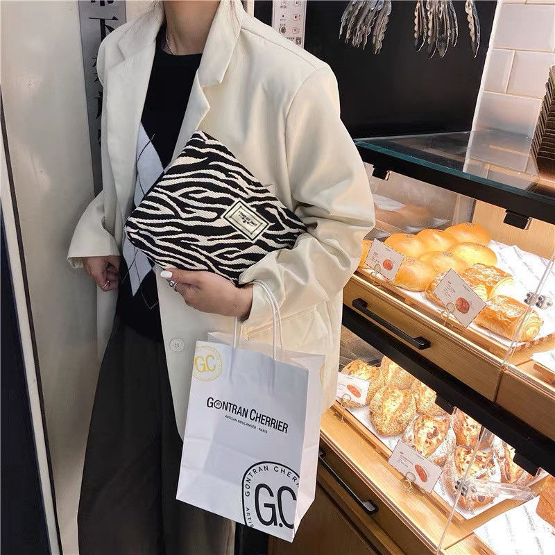 Kozmetikai táska leopárd-zebra mintával, kicsi négyszögletes táska (Anyag: vászon; Belső anyag: vászon; Nyitás módja: cipzár; Alkalmazás: szabadidős utazás)