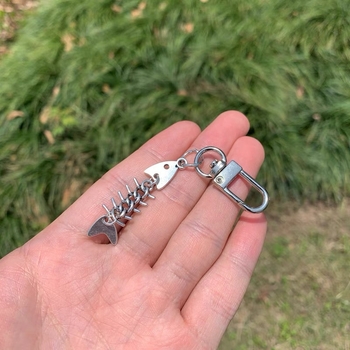 Zivju kaula formas atslēgu piekariņš skolas mugursomai, cinka sakausējums, korejiešu stils