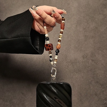 Унисекс нейлонов ланярд за телефон с керамична геометрична висулка, ръчно изработена и мънистена