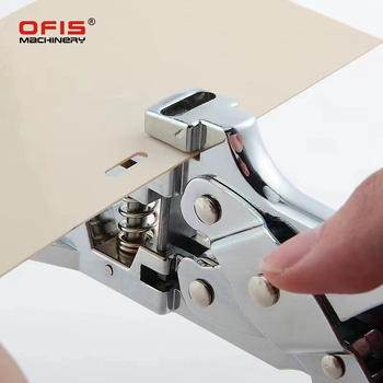 Χειροκίνητος διατρητής οπών για χαρτί και PVC, επιτραπέζιος, μεταλλικό σώμα, βάρος 0,5 κιλά, 3-σε-1 επιλογές διάτρησης: κυκλική οπή, στρογγυλεμένη γωνία, οβάλ