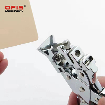 Χειροκίνητος διατρητής οπών για χαρτί και PVC, επιτραπέζιος, μεταλλικό σώμα, βάρος 0,5 κιλά, 3-σε-1 επιλογές διάτρησης: κυκλική οπή, στρογγυλεμένη γωνία, οβάλ