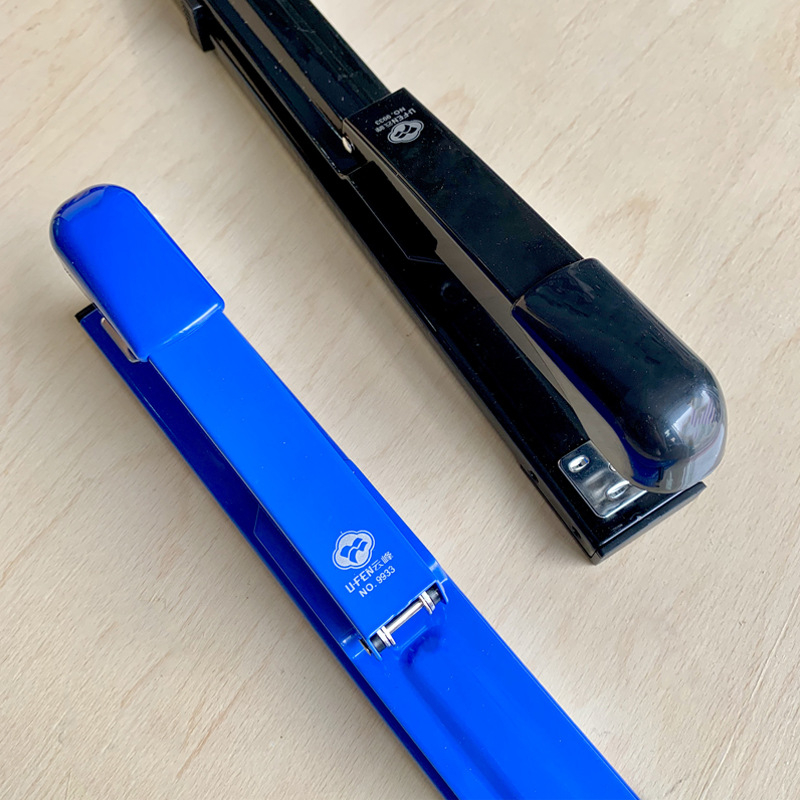 Ilgo rankų stapleris YF9933 (20 lapų talpa; suderinamas su 24/6 ir 26/6 smeigtukais)