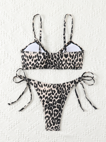 Női bikini szett halter pántokkal, leopard mintás, poliészter anyag, melltartó párna, magas rugalmasság