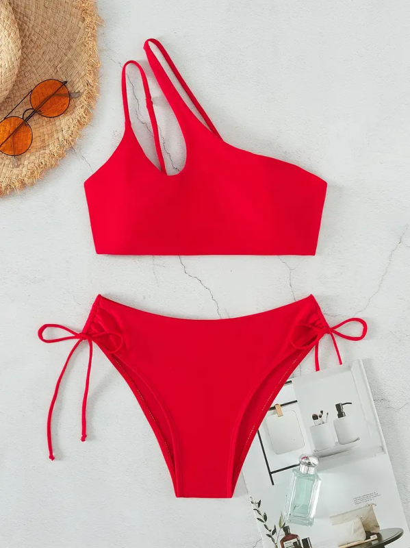 Dvodjelni bikini s otvorenim leđima, jednom naramenicom, vezanje užetom, podstavljene grudi