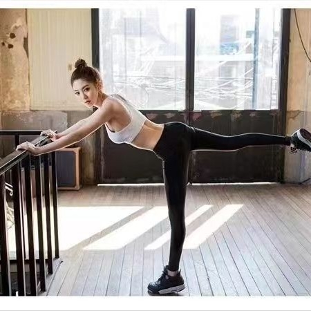 Moteriški vandeniui atsparūs poliesteriniai plaukimo šortai su įdėklu, briefs stilius, skirti plaukiojimui ir snorkeliavimui