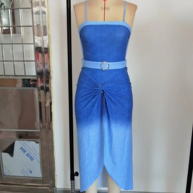 Costum de baie întreg pentru femei, imprimeu gradient și fustă integrată, material poliester, cu bureți la bust, fără sârmă metalică