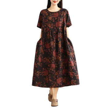 Дълга рокля с А‑образна линия, кръгло деколте, дълги ръкави, флорална шарка