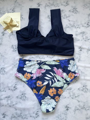 Costum de baie din două piese, cu top burete, fără mâneci, poliester 82/18