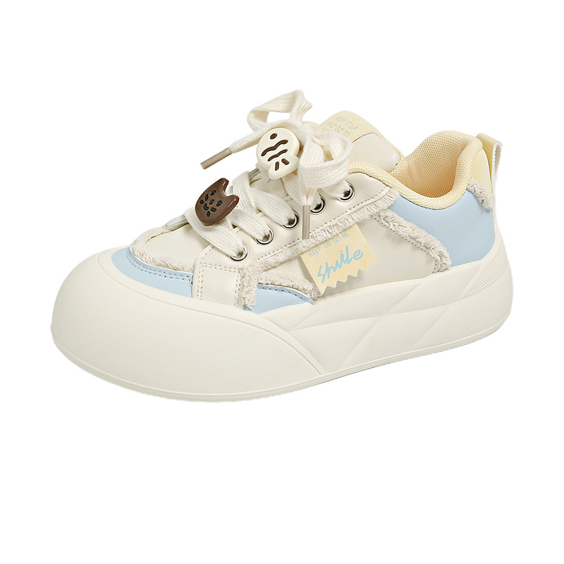 Moterų sportbačiai su stora padasu, PU viršus, gumos padas, apvali piršto forma, raišteliai, žemas kulkšnies aukštis