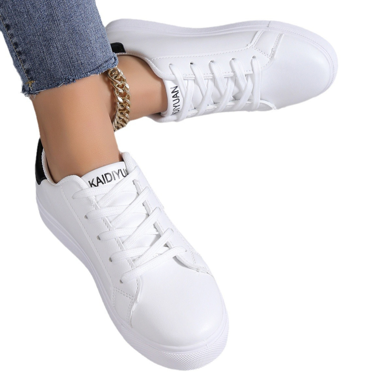 Moteriški sportiniai kasdieniai bateliai su dirbtine PU viršutine, apvali nosis, žemas kulnas 1–3 cm, guminė danga