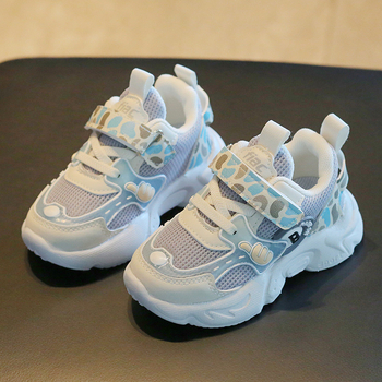 Αεριζόμενα παιδικά παπούτσια με δικτυωτό πάνω μέρος, Velcro κλείσιμο, ελαφριά, αντιολισθητική σόλα από καουτσούκ, σχέδιο καρτούν, κατάλληλα για άνοιξη και φθινόπωρο.