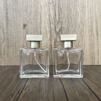 nbyaic staklena bočica za parfem s raspršivačem — puhano staklo, staklena konstrukcija, kozmetička boca